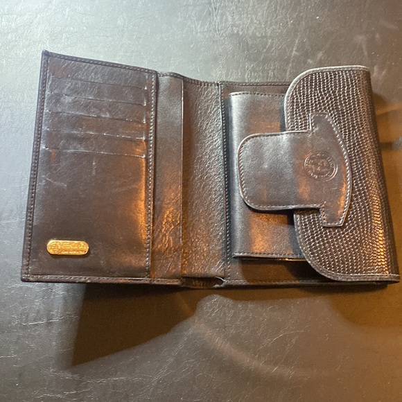 ❤️Vintage Fendi Wallet❤️ - Picture 3 of 9